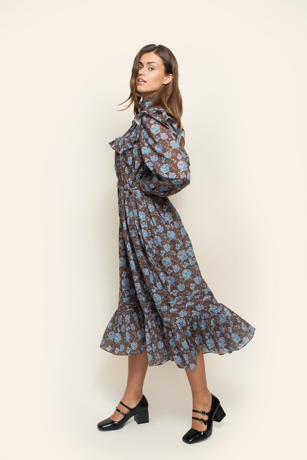 Mila dress in La Roseraie